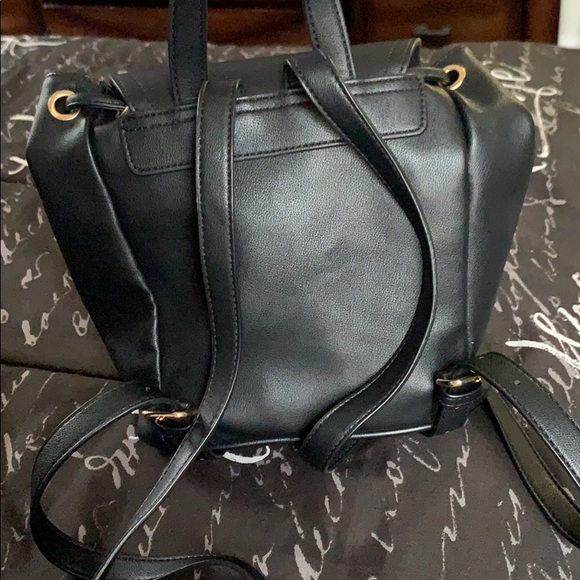 Backpack - Picture 2 of 3